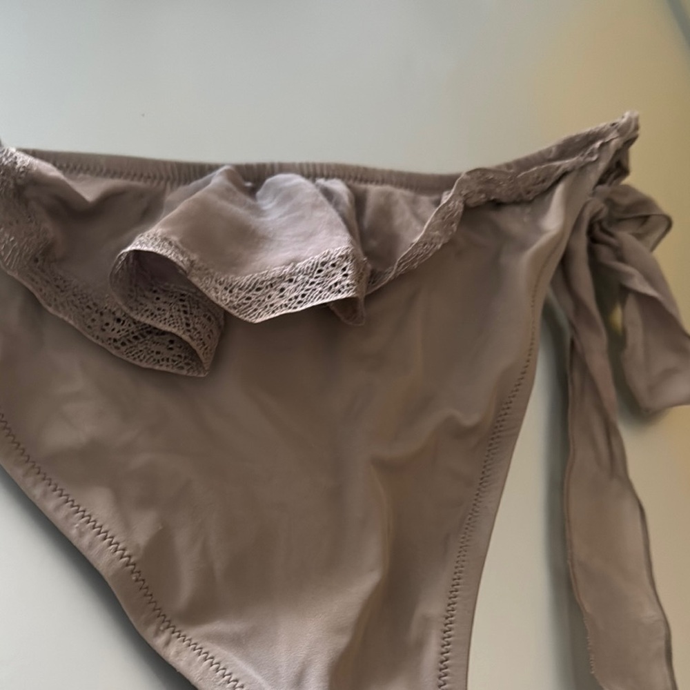 Victoria's Secret Taupe Ruffle Bikini Top - Picture 9 of 15